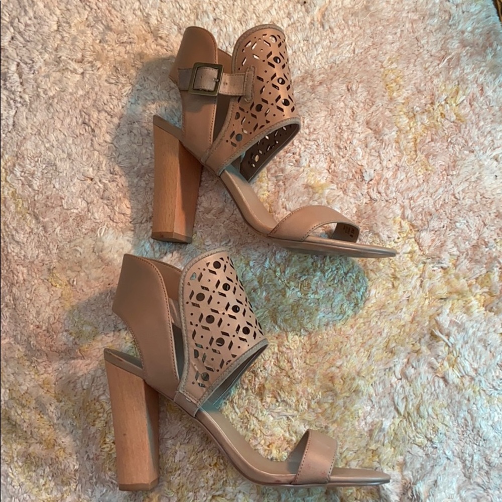 Charles by Charles David Nude Ankle Heels - Picture 3 of 4
